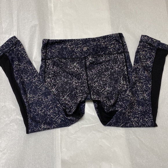 Lululemon Journey Crop Rocky Road Splatter🖤 - Picture 9 of 13